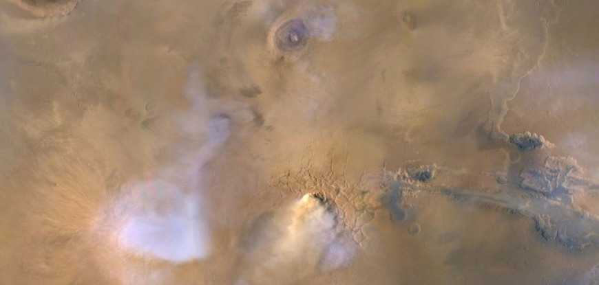 Как на Марсе исчезла вода: версия исследователя Николаса Хивенса