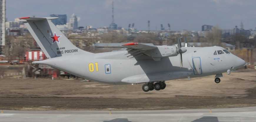 Легкий военно-транспортный самолет Ил-112В 30 марта совершил второй полёт