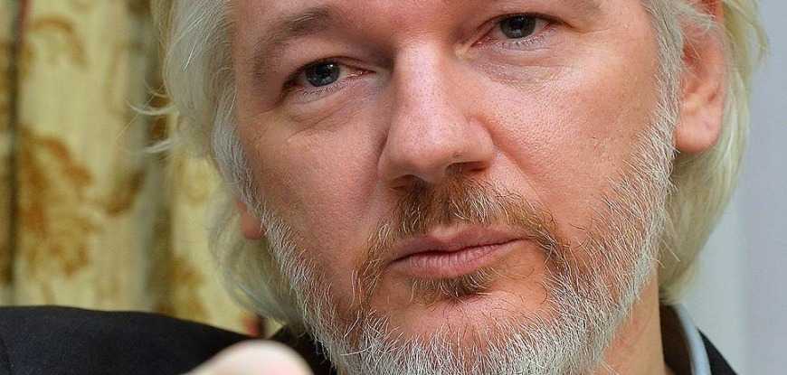 Эдвард Сноуден: основатель сайта разоблачений WikiLeaks Джулиан Ассанж может стать следующим после миллиардера Макафи найденого мёртвым в испанской тюрьме .