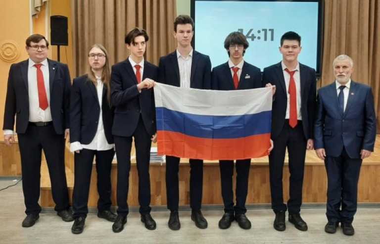 Абсолютный рекорд на 14-й международной олимпиаде по астрономии и астрофизике, которая проходила в Колумбии в дистанционном формате установили школьники из России.