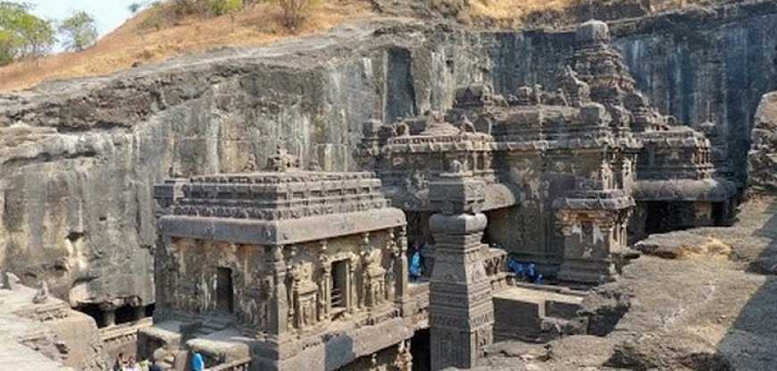 Кайлаш - таинственный скальный храм, который строили полтора века
