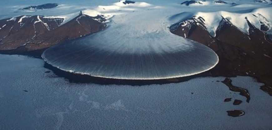 Природа никого и никогда не перестанет удивлять! Северная часть Гренландии. Ледник под названием Поступь слона.