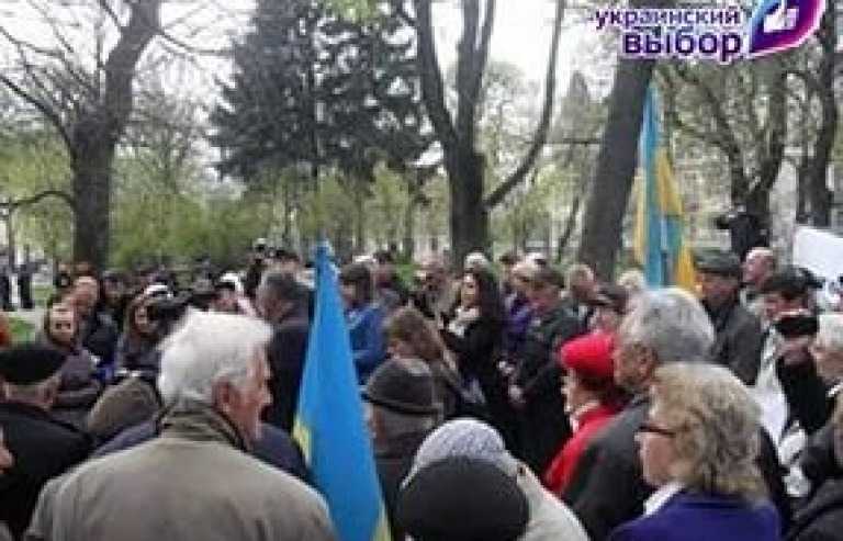 Политическая жизнь на Украине бурлит: несмотря на разгул обанкротившейся бандеровщины, Львов сопротивляется