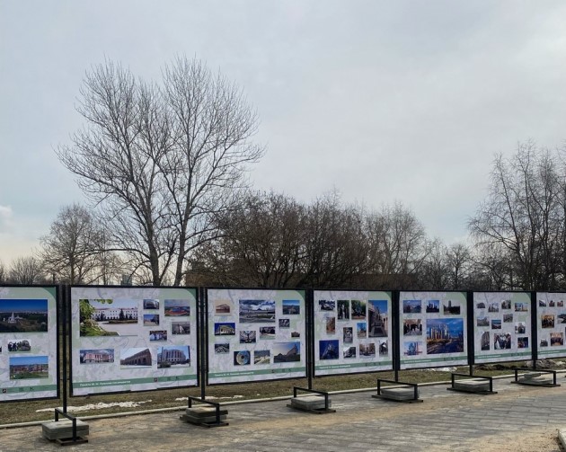 <strong>Фотовыставка памяти Юрия Лужкова открылась в парке его имени в Москве</strong>