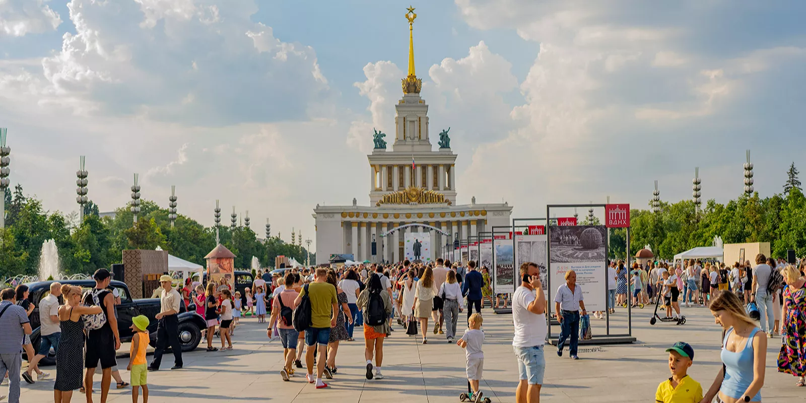 Свыше 15,5 миллиона туристов посетили Москву за восемь месяцев 2023 года